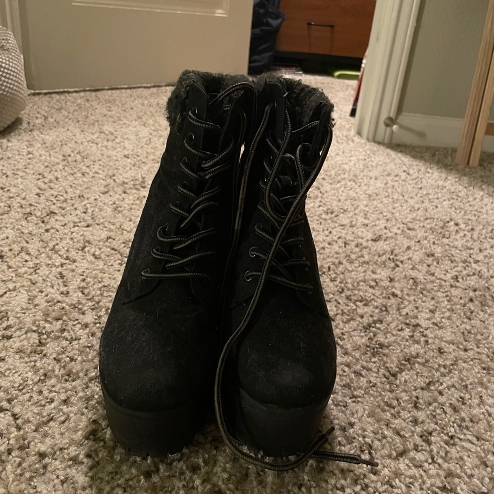 black platform boots! 🤗 - Picture 2 of 4
